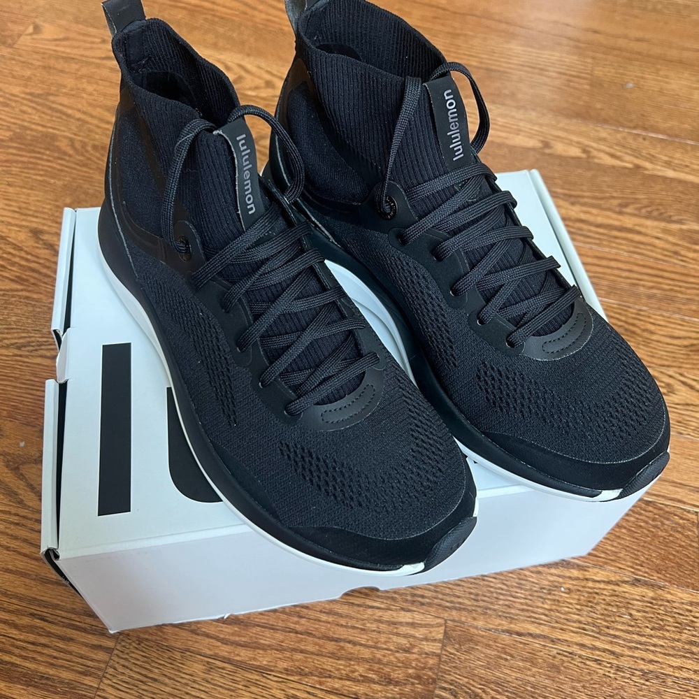 Lululemon Women's Black Knit Athletic Shoes